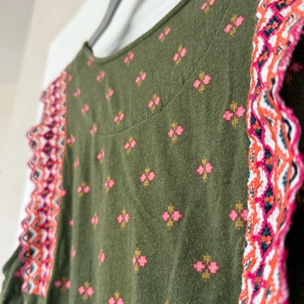 Boho Floral Olive Sleeveless Top - Picture 4 of 7